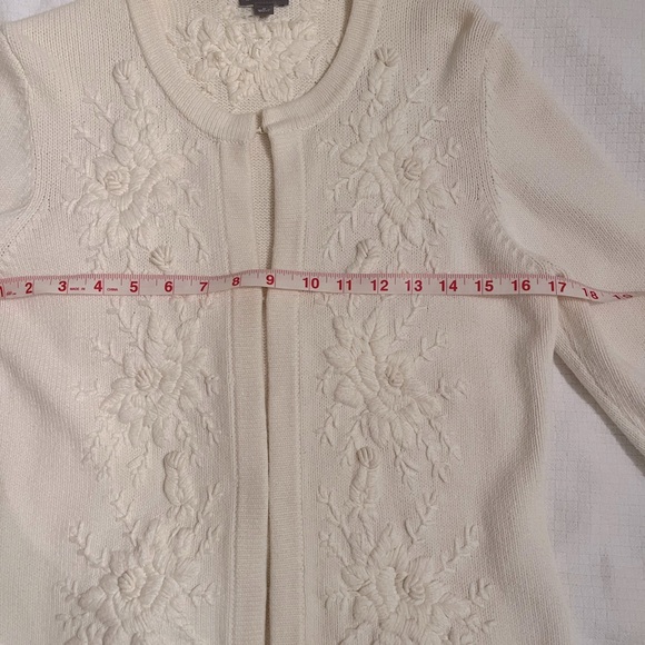 Ann Taylor Embroidered Women’s Cardigan Sweater - Picture 11 of 12